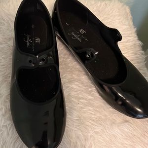 Size 4 tap shoes